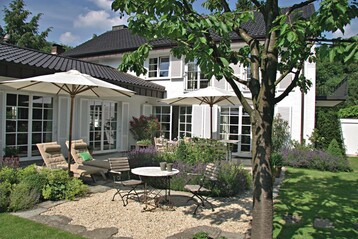 Grten fr Gartenbegeisterte: Die Daldrups gestalten Anlagen fr Leute, die den Freiraum genieen wollen (l.)