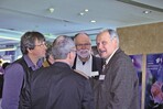Pause – Zeit zum Gespräch mit den Kollegen. Hier v. l. Berufsschullehrer Matthias Kurowski von der Willy-Brandt-Schule Kassel, die Kasseler Landschaftsgärtner Manfred Ullrich und Wolfgang Ravior sowie BGL-Präsident Hanns-Jürgen Redeker