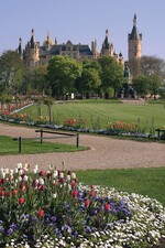 Optischer Mittelpunkt der Gartenschau im Nordosten ist das Schweriner Schloss