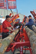 Nicht nur für Forstleute: die Forst live lockt regelmäßig Grünprofis aus ganz Deutschland nach Offenburg