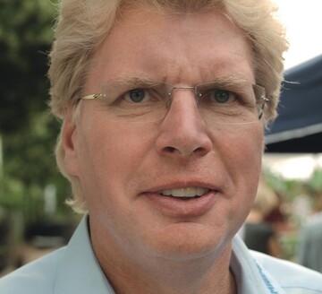 Roger Losch<br />
49 Jahre alt, ist seit 1992 Geschftsfhrer der Firma Georg Schmieder GmbH & Co in Stuttgart (www.schmieder-online.de).