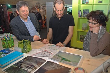 Planung will gut verkauft werden: FH-Student Matthias Hhener auf der Giardina 2010 in Zrich
