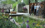 Wolfgang Buß, Bettina Osburg und Karsten Hain (v. l. n. r.) gestalteten den „Schönsten Kristallinen Garten“ auf der LaGa Bad Nauheim
