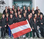 Die Landschaftsgärtner Bernhard Gierlinger (hinten, 1. v. r.) und Martin Höfler (hinten, 4. v. r.) holten sich die Goldmedaille. Als Team gewannen Sie mit Stefan Streicher (vorne, 3. v. r.) Silber