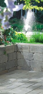 Handliches Mauersteinsystem