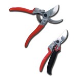 Optimierte Gartenscheren Seit wenigen Wochen sind die technisch verbesserten Gartenscheren von ARS in allen gängigen Größen verfügbar. Die neu eingeführten Modelle VS-7Z, VS-8Z und VS-9Z liegen wie gewohnt federleicht und ausgewogen, aber spürbar sicherer