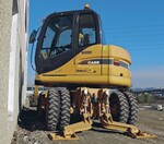 3 Mit seinem knapp geschnittenen Oberwagen kann der Case WX 95 ganz dicht an Fassaden entlang arbeiten.