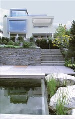 Für diesen Hanggarten in Wiesbaden erhielten Landschaftsarchitekten aus Eltville den „Garten-Oskar“.