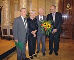 Die Preisträger Prof. Dr. Siegfried Sommer (l.) und Rudolf Schröder (2. v. r.) mit Laudatorin Prof. Dr. Erika Schmidt und DGGL-Präsident Dr. Klaus-Henning von Krosigk