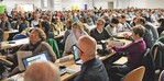 1 Rund 600 Menschen fanden im Saal des VCC in Würzburg Platz ...