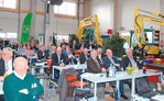 Die Bagger schauten zu – dieses Mal versammelten sich die Verbandsmitglieder beim Maschinenhändler und FGL-Fördermitglied HKL.