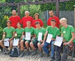 1 Sachsen: Top-Teams mit Betreuern; Sieger sind Silvio Rudolf (5. v. l.) und Marcus Friedrich (daneben).