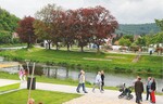 Entlang der renaturierten und zugänglichen Enz entstand ein neuer Stadtpark.