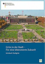 Prof. Dr. Catrin Schmidt (links), Saarbrückens Baudezernentin Dr. Rena Wandel-Höfer und DEGA-Redakteur Tjards Wendebourg diskutierten am Ende des ersten Kongresstages über die Zukunft des Stadtgrüns.