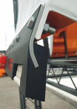 4 ... Schürfleiste von Küper. Die Profilleiste sorgt für den optimalen Winkel.