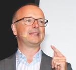 4 ARD-Meteorologe und Wissenschaftsjournalist Karsten Schwanke berichtete über stürmische Zeiten.