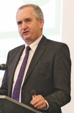 4 Sachsens Landwirtschaftsminister Thomas Schmidt zeichnete die Sieger aus.