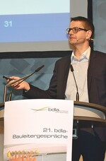 4 Dr. Sebastian Schattenfroh zeigte die Tücken des produktneutralen Ausschreibens auf.