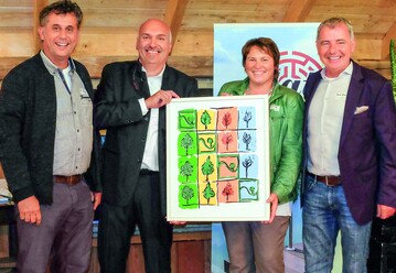 v. l.: Jan-Dirk Sauter, Regionalvorsitzender Sdlicher Oberrhein im Verband GaLaBau Baden-Wrttemberg, Jubilare Markus und Klara Glatz, Reiner Bierig, VGL-Geschftsfhrer.
