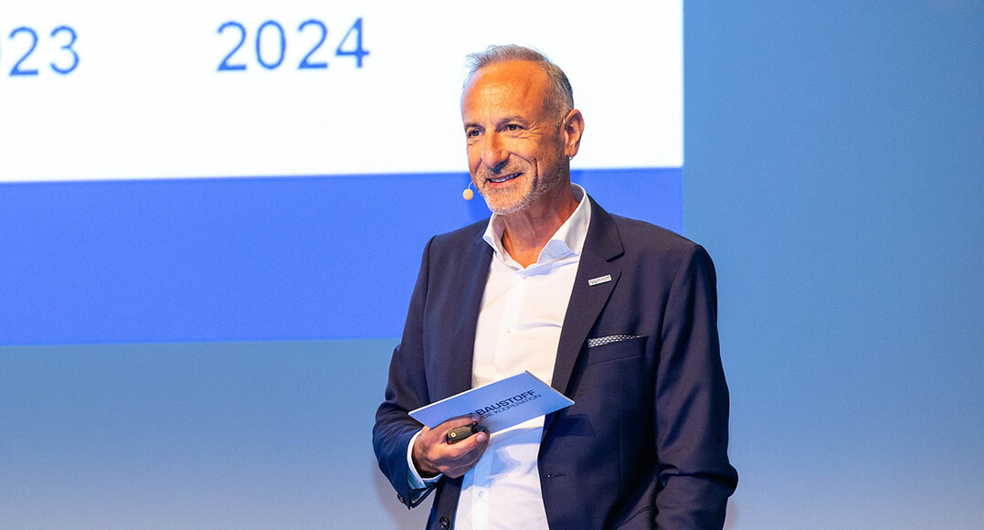 Dr. Eckard Kern, Vorsitzender der EUROBAUSTOFF Geschäftsführung, in Hamburg.