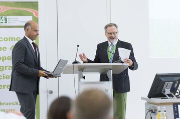 Von links: Prof. Dr. Panayiotis Nektarios (Prsident European Turfgrass Society) und Dr. Klaus Mller-Beck (Vorsitzender DRG).
