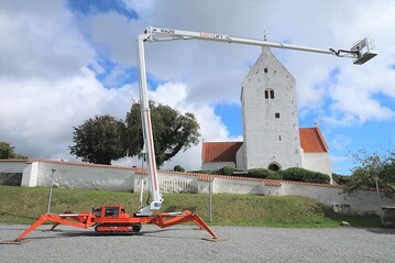 Seit Anfang Oktober hat die Rothlehner-Arbeitsbhnen GmbH Raupen-Arbeitsbhnen der renommierten Marke Easylift im Programm. 