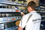 Bauunternehmer Sebastian Stapf steuert eberle-hald Bestellsystem per App.