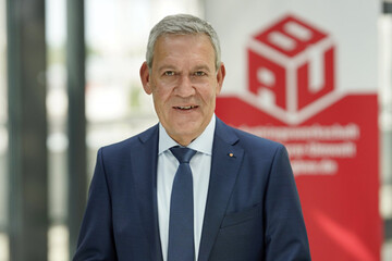 Robert Feiger wurde mit groer Mehrheit auf dem Gewerkschaftstag in Kassel zum Bundesvorsitzenden wiedergewhlt.