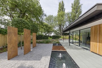 FERRO CONCRETE, der Betonstein mit attraktiver Rostpatina, erffnet Planern, Ausfhrenden und Gartenbesitzern neue Mglichkeiten bei der Gestaltung von Wegen und Pltzen.