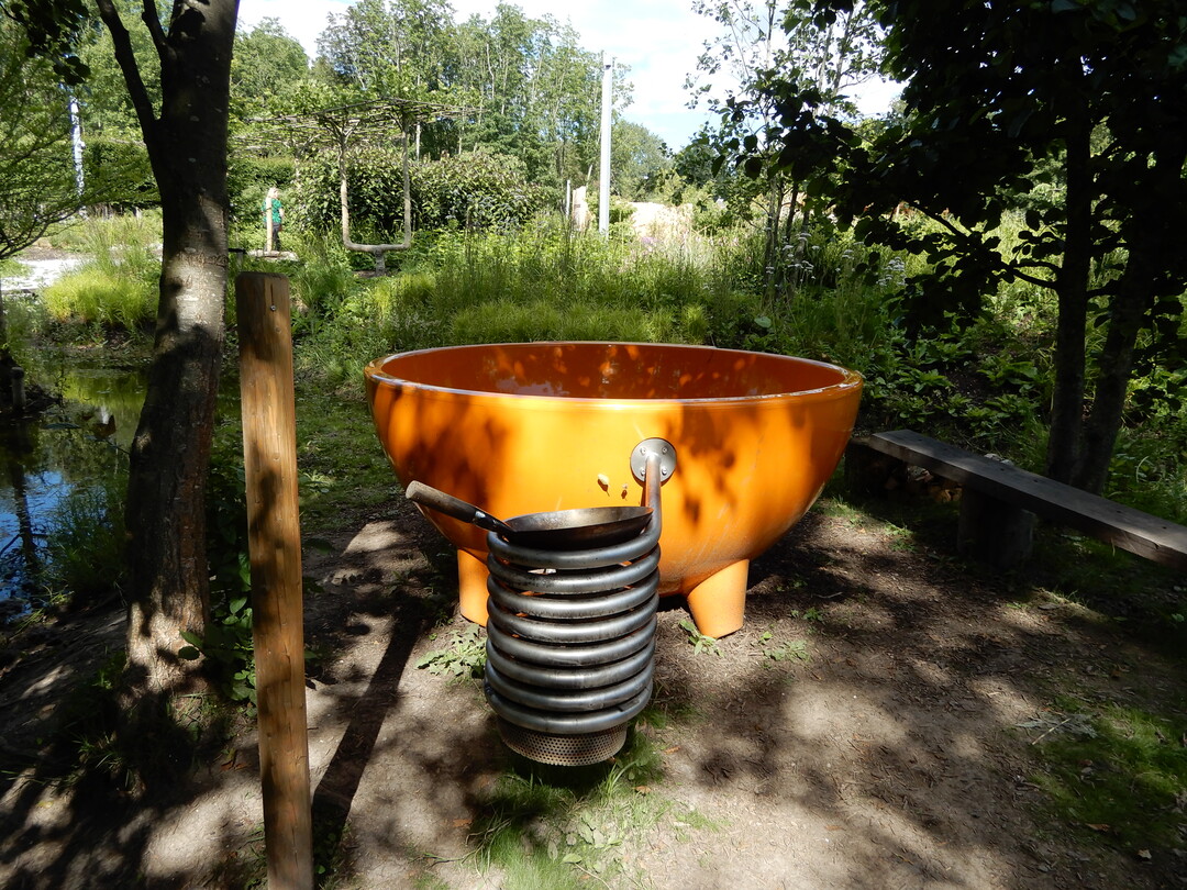 Outdoorbadewanne mit Heizspirale und zustzlicher Grillfunktion