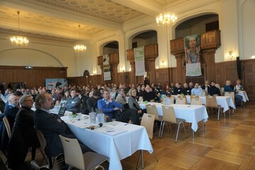 180 Experten fr Grn kamen am 10. Februar in der Handwerkskammer Hamburg zur 37. GaLaBau-Fachtagung des FGL HH zusammen.