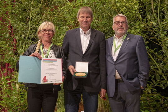Die Groe Goldmedaille der Deutschen Bundesgartenschau Gesellschaft mbH ging an die die Fichter Garten- und Landschaftsbau GmbH.