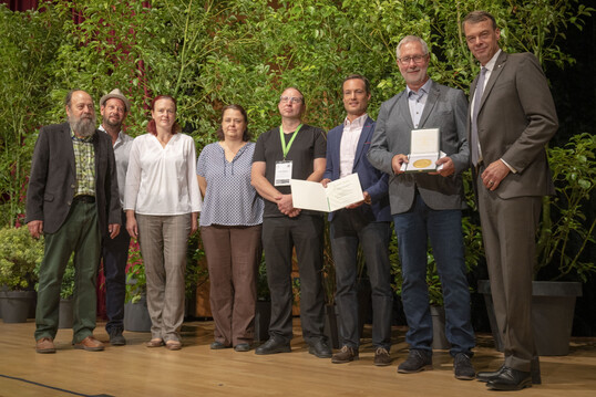 Beim Landschaftsgrtnerischen Wettbewerb Bausituation Themengrten wurde der Themengarten der Region Enz/Mhlacker mit dem Staatsehrenpreis des Bundesministeriums fr Ernhrung und Landwirtschaft in Gold ausgezeichnet. Stellvertretend fr alle am Bau beteiligten GaLaBau-Unternehmen nahm Max Hohenschlger (Hohenschlger GmbH Garten  und Landschaftsbau) die Auszeichnung entgegen.