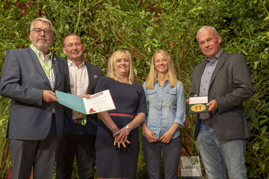 Beim Landschaftsgrtnerischen Wettbewerb Bausituation Themengrten wurde der Themengarten der Region Stuttgart mit der Groen Goldmedaille der Deutschen Bundesgartenschau-Gesellschaft ausgezeichnet. Stellvertretend fr alle am Bau beteiligten GaLaBau-Unternehmen nahm Thomas Zipperlen (Zipperlen Garten- und Landschaftsbau) die Auszeichnung entgegen.