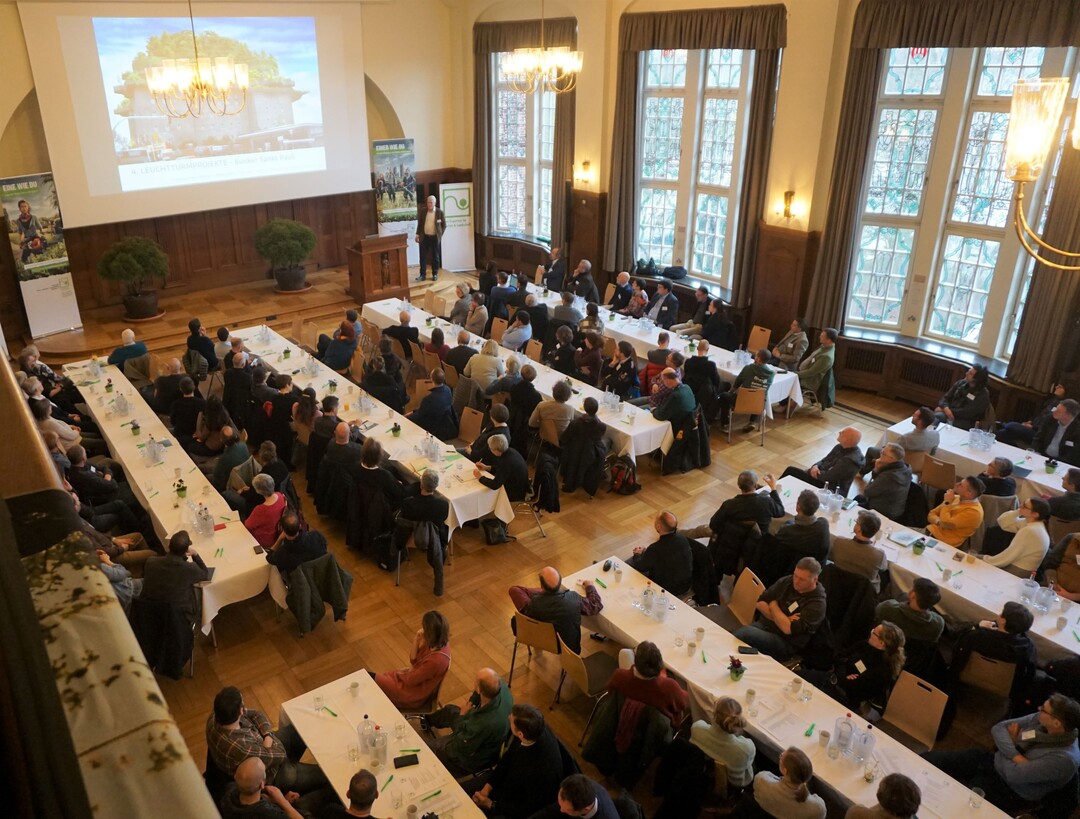 180 Experten fr Grn kamen am 10. Februar in der Handwerkskammer Hamburg zur 37. GaLaBau-Fachtagung des FGL HH zusammen.