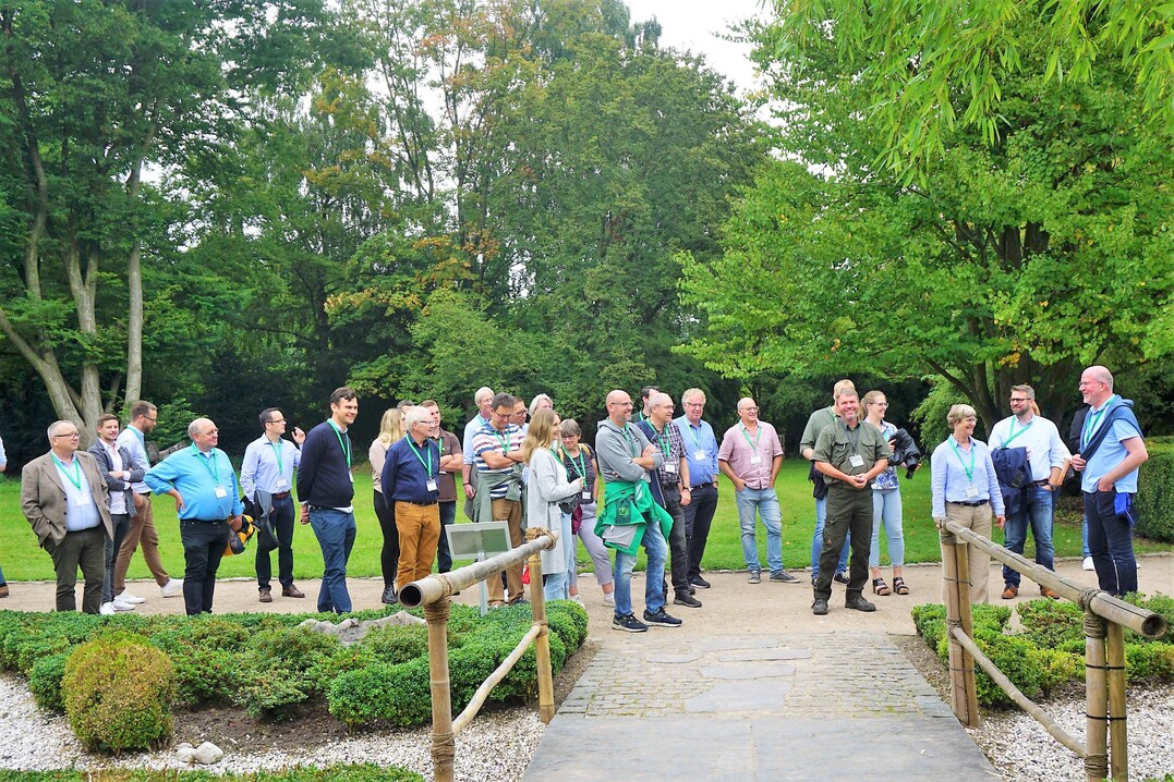Im Rahmen von zwei Führungen hatten die Verbands- und Fördermitglieder des FGL S.-H. Gelegenheit, den 1943 gegründeten Arboretum Baumpark Ellerhoop genau kennenzulernen.