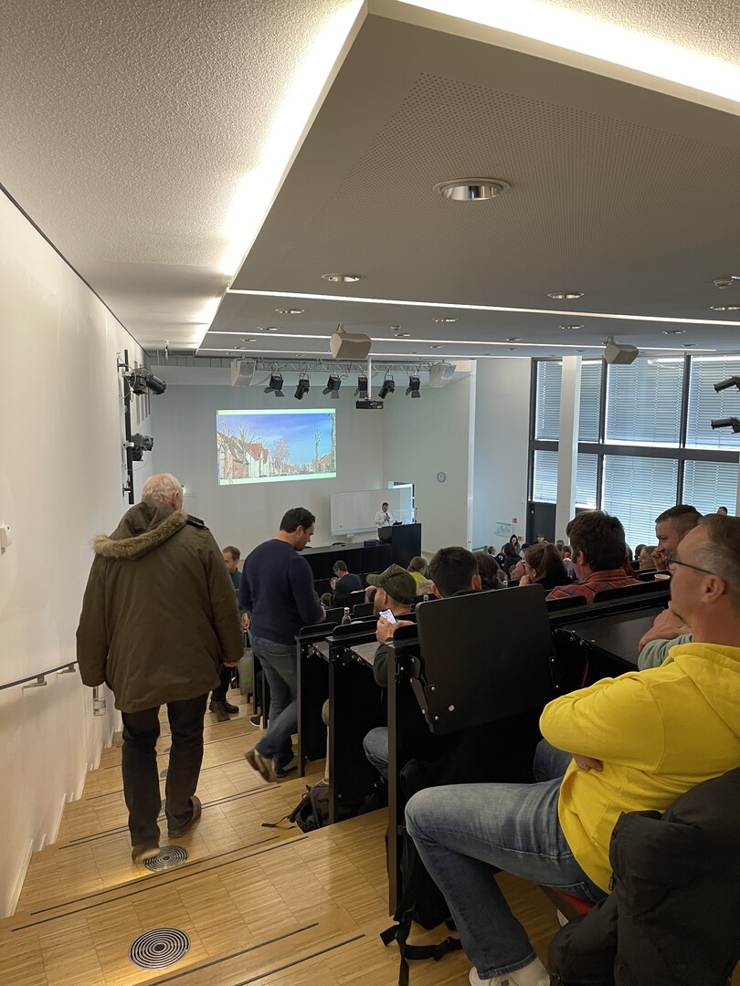 Sitzpltze im Audi-Max waren beim Baumforum Erfurt 2023 sehr begehrt