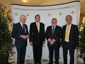  V. r. FLL-Prsident Prof. Ulrich Kias, Jrgen Rohrbach, FLL-Geschftsfhrer Adalbert von der Osten, Ehrenprsident Dr. Karl-Heinz Kerstjens