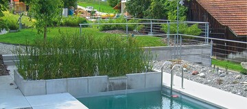 1 Heute kann der Reinigungsbereich auerhalb des Pools gebaut werden. Der Schwimmbereich wird grer.