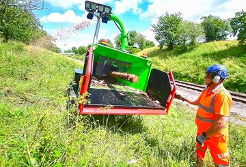 Arbeiten am Hang, das macht der neue EVO 205 D SURE-Trak ganz lssig. 
