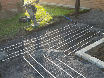 Die Freiflchenheizung tempusVOLT OUT von herotec: Es gibt das Produkt in den Varianten Estrich/Sand, Beton und Gussasphalt.