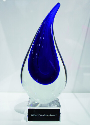 OASE ldt alle Unternehmen des Garten- und Landschaftsbaus, die als OASE WaterCreation Partner registriert sind, zur Teilnahme am OASE WaterCreation Award 2016 ein. Der renommierte Wettbewerb wrdigt den gartenbautechnischen, fachlich hochwertigen und innovativen Umgang mit dem Thema Leidenschaft fr Wasser. Bewerbungen knnen ab sofort eingereicht werden, die Bewerbungsfrist endet am 15. April 2016.(Foto: OASE)
