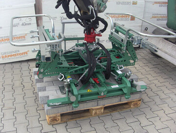 Auf den Messen Nordbau, Galabau und Bauma werden die neuen Pflastergreif HP25, P01-3 und P12-3 dieses Jahr der ffentlichkeit vorgestellt.