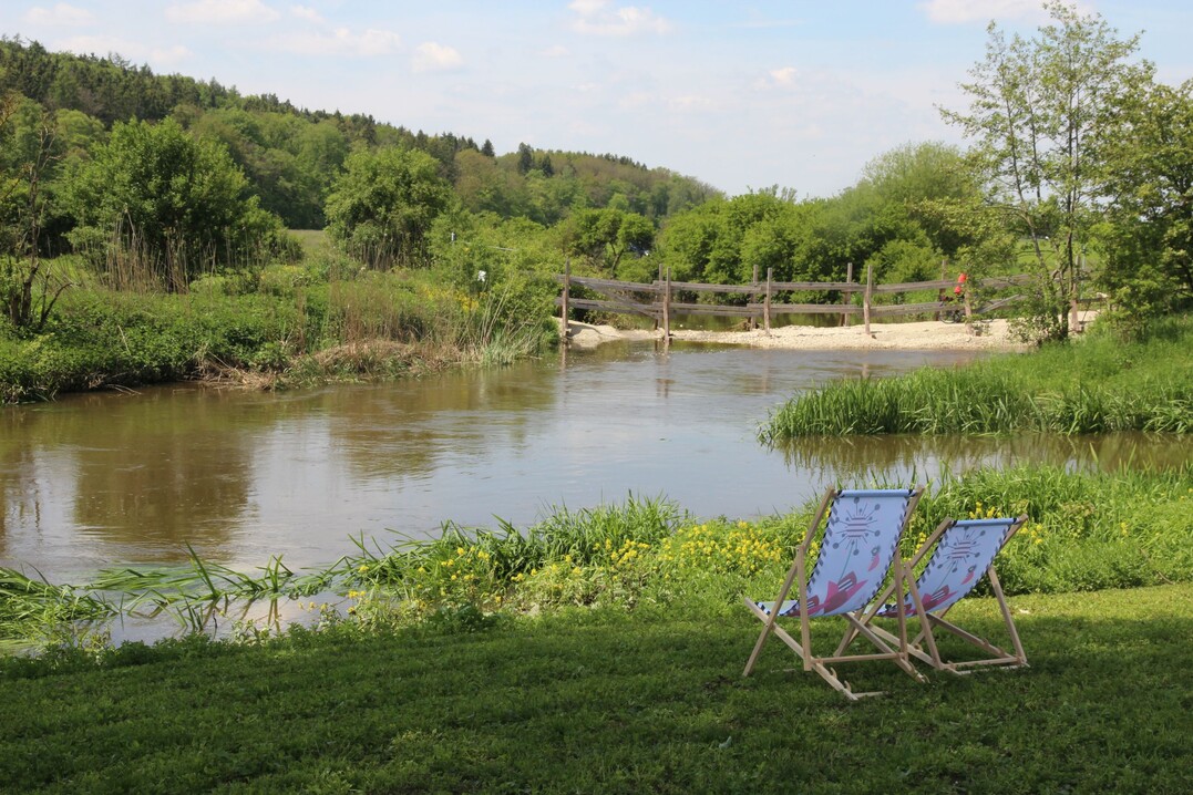 Die Liegesthle an der Wrnitz werden bei gutem Wetter sicherlich selten leer sein.