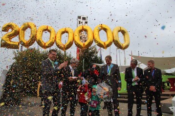 Ein fetter Erfolg: Kurz vor Schluss wurde in Gmnd der zweimillionste Besucher begrt - im Konfettiregen