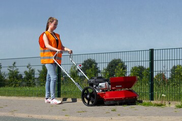 Leicht zu fhren bis zum Rand, die Wildkrautbrste Turbo II von 4F