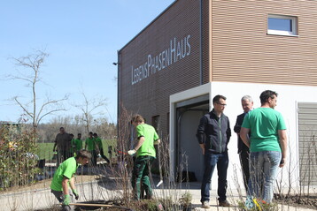 Besichtigung der Gartenbaustelle beim Lebensphasenhaus Tbingen