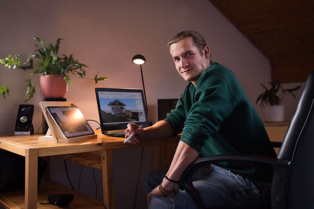 Landschaftsgrtner Jonas Straub zweigt auf dem Ulmer-Stand (4A-323) live, wie man mit SketchUp Grten visualisiert.