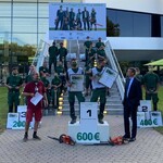 Ludgar Plaßmann (rot) und BGL-Präsident Lutze von Wurmb (rechts) freuten sich mit den Platzierten.