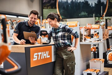 Mit dem Stihl Check sowie mit Stihl Inspektion fr Privatanwender und Stihl Pro Inspektion fr gewerbliche Kunden bietet der teilnehmende Fachhandel standardisierte Serviceleistungen fr Gerte von Stihl. Damit erhlt jedes Stihl Gert bei der die berprfung und Wartung den optimalen Service fr eine zuverlssige Einsatzbereitschaft.